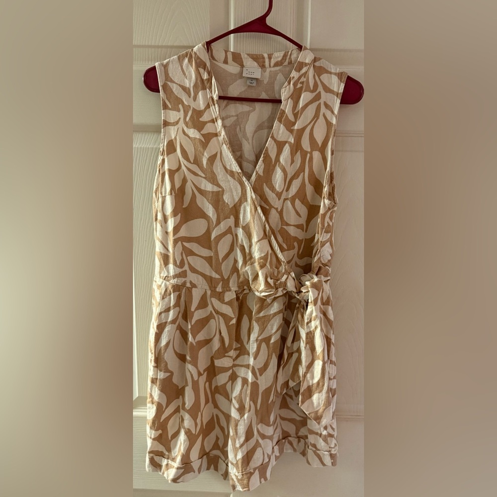 A New Day Tan and White Leaf Print Romper
